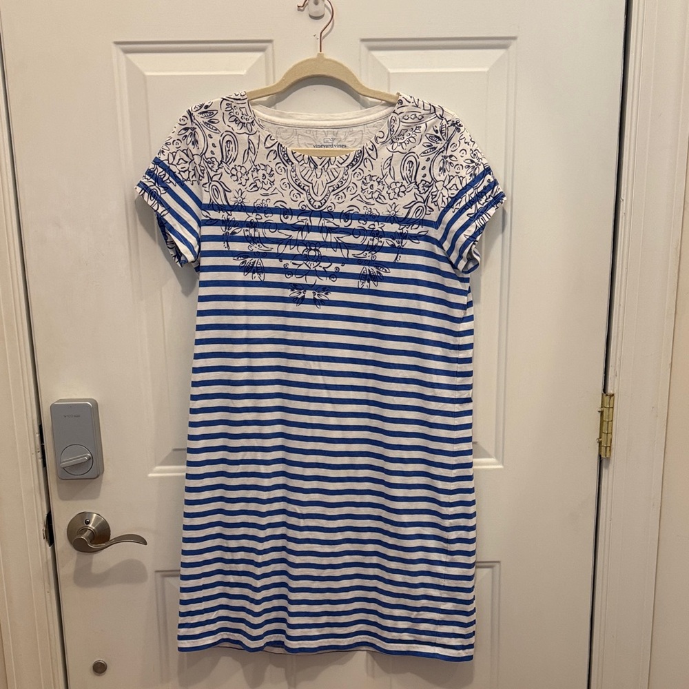 Vineyard Vines Blue and White Striped Dress with Floral Design 🔥🔥🔥